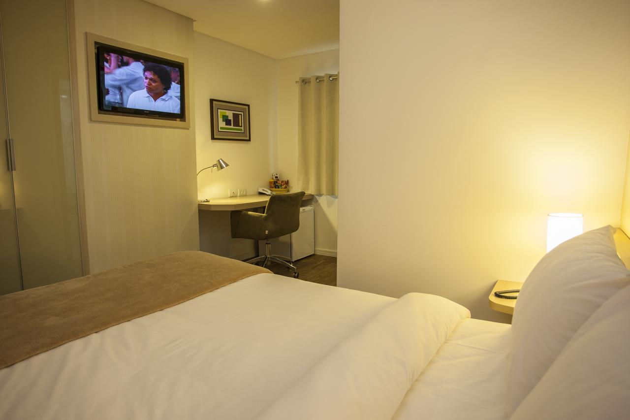 Hotel Aruja Bilik gambar